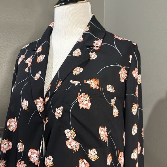 Who What Wear Black Floral Button Down Shirt - Picture 2 of 9